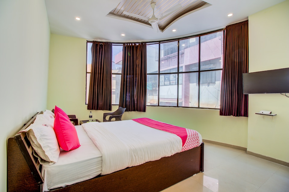 OYO 28581 Hotel Sitara, Satara, Satara