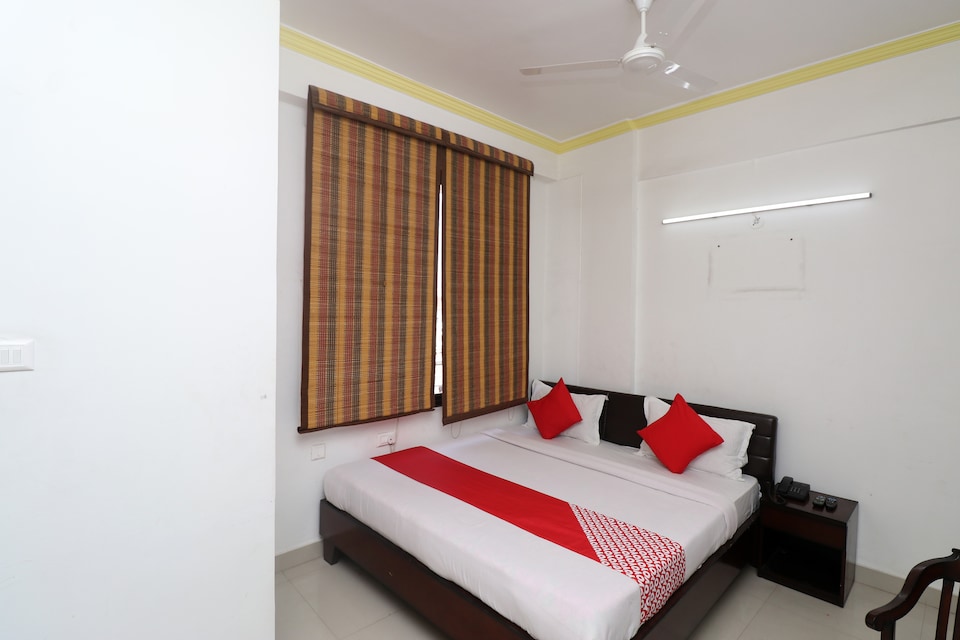 OYO 28585 Dev Residency, Fazal Ganj Kanpur, Kanpur