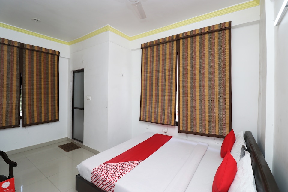 OYO 28585 Dev Residency, Fazal Ganj Kanpur, Kanpur