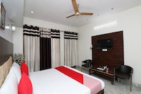 OYO Echo Palace Near Netaji Subhash Chandra Bose International Airport