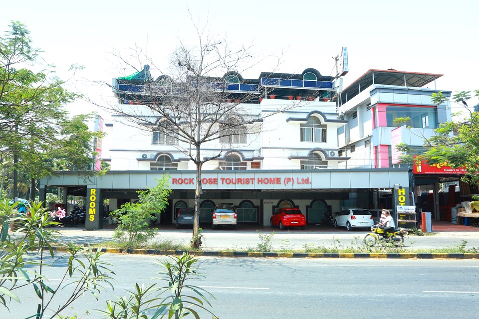 OYO 28588 Rock Rose, Palarivattom, Kochi