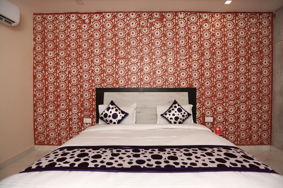 OYO 28596 Lake View, Gomti Nagar Lucknow, Lucknow