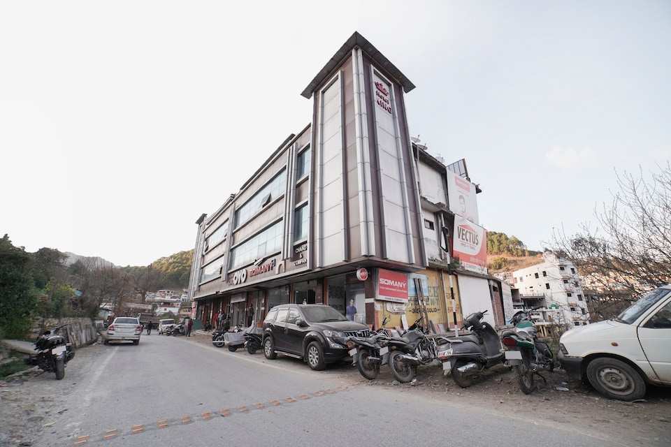 OYO 28598 Hotel King, Pithoragarh city, Pithoragarh