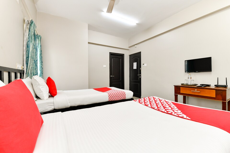 OYO 28601 Og's Kanthari, Maradu Kochi, Kochi