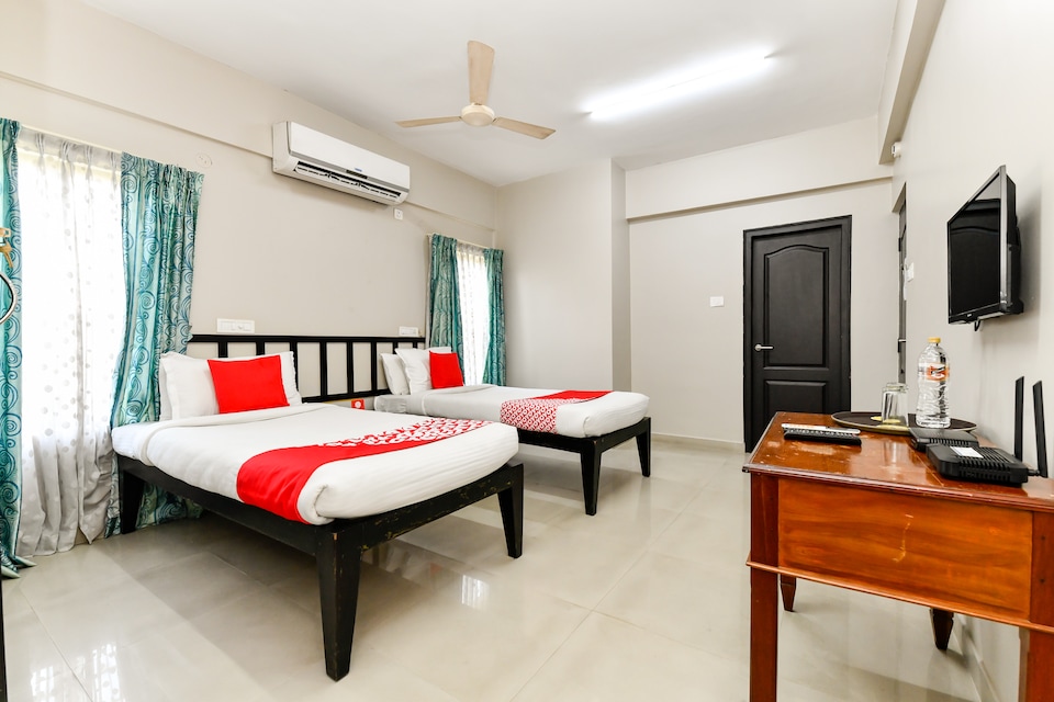 OYO 28601 Og's Kanthari, Maradu Kochi, Kochi