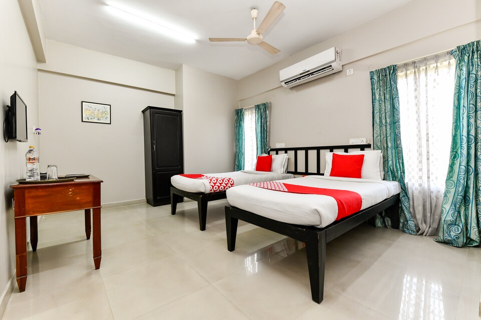 OYO 28601 Og's Kanthari, Maradu Kochi, Kochi