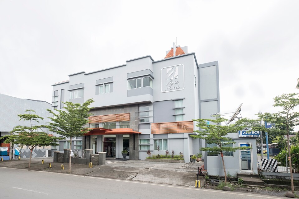 OYO 424 Asia Hotel, Panakukkang, Makassar