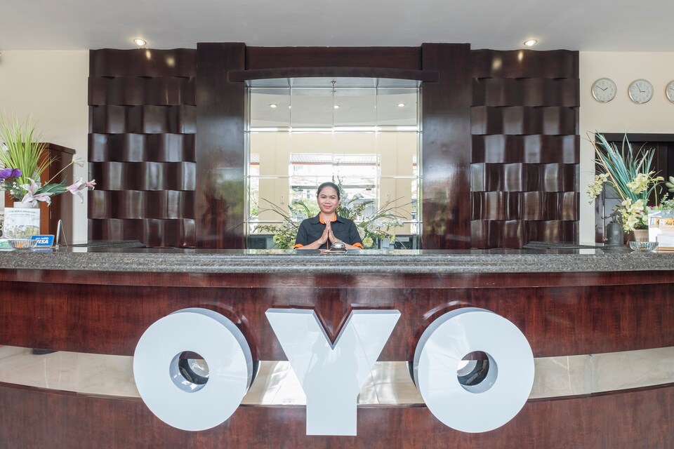 OYO 424 Asia Hotel, Panakukkang, Makassar