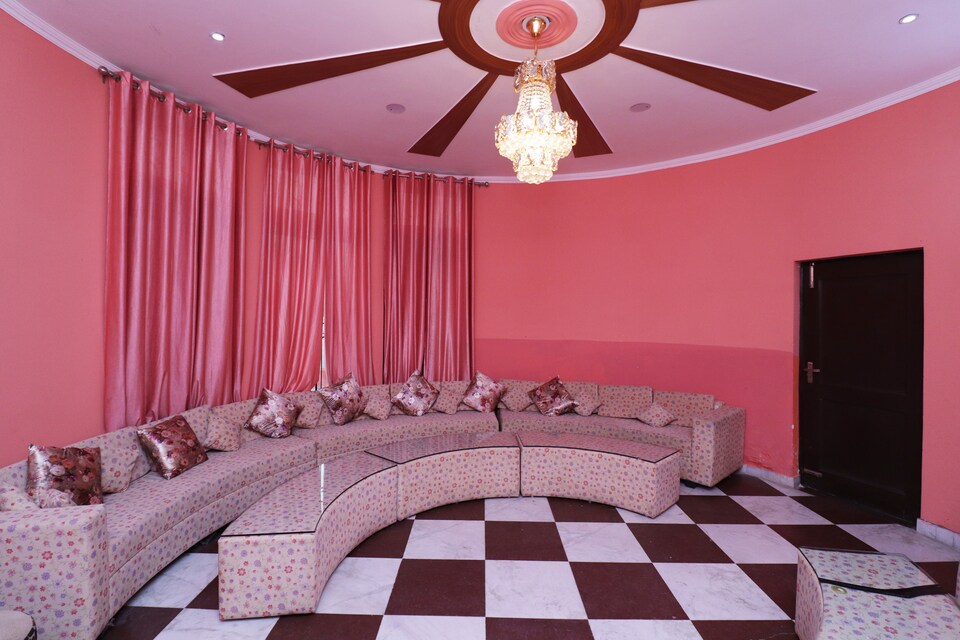 OYO 28612 The Heaven, Greater Noida, Noida