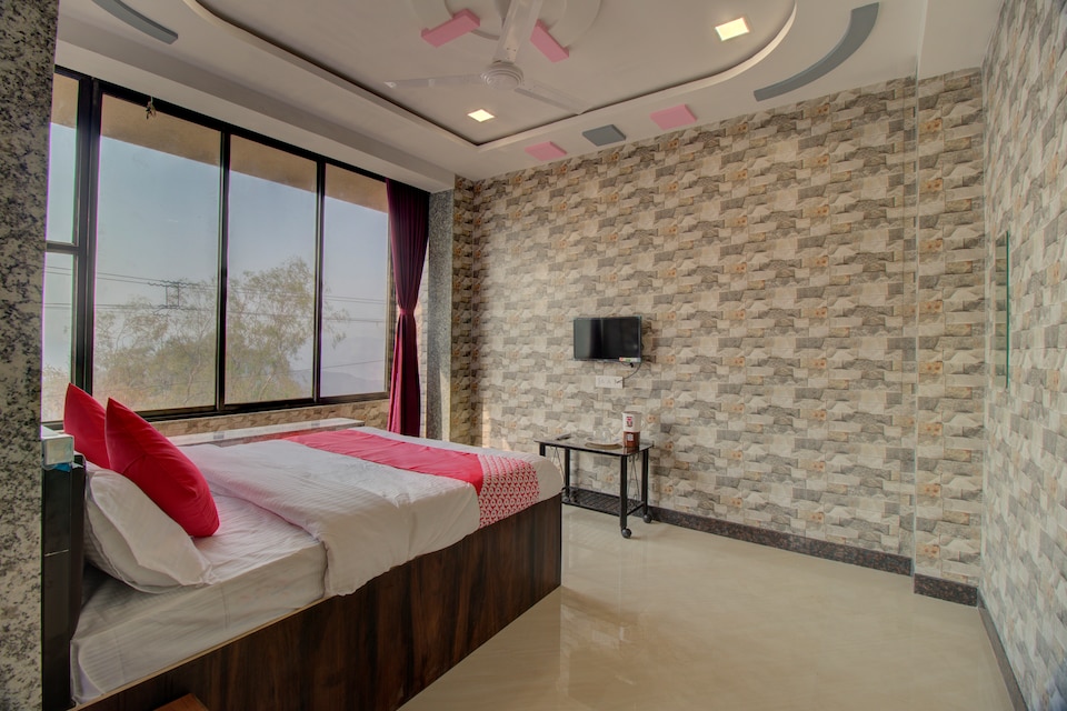 OYO 28619 Hotel Dsk Valley Inn, Panchgani, Mahabaleshwar