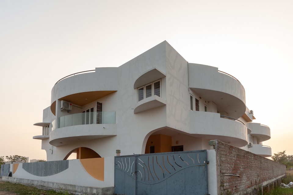 OYO 28622 OMR Stays, Siruseri, Chennai