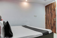 Hotel O A K Continental