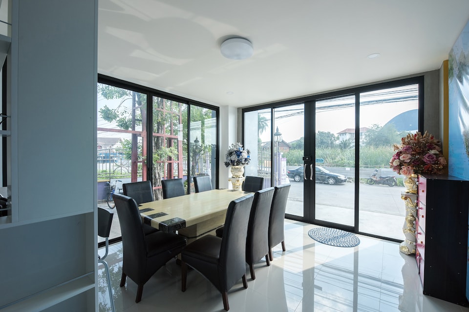 OYO 106 5 Chang Palace, BE_Sai Mai P2, Bangkok