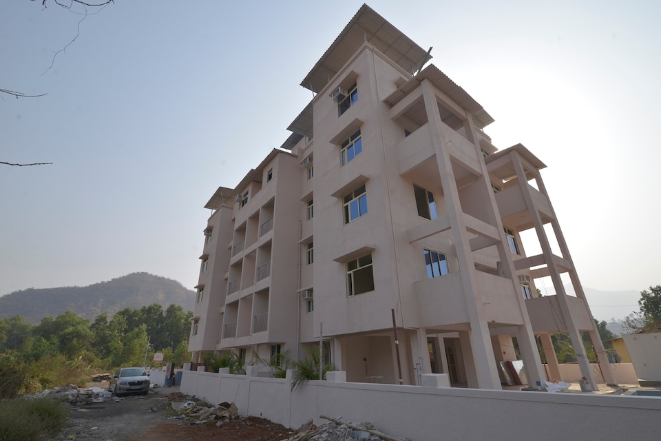 Collection O 28642 Janavi Resort, Karjat city, Karjat