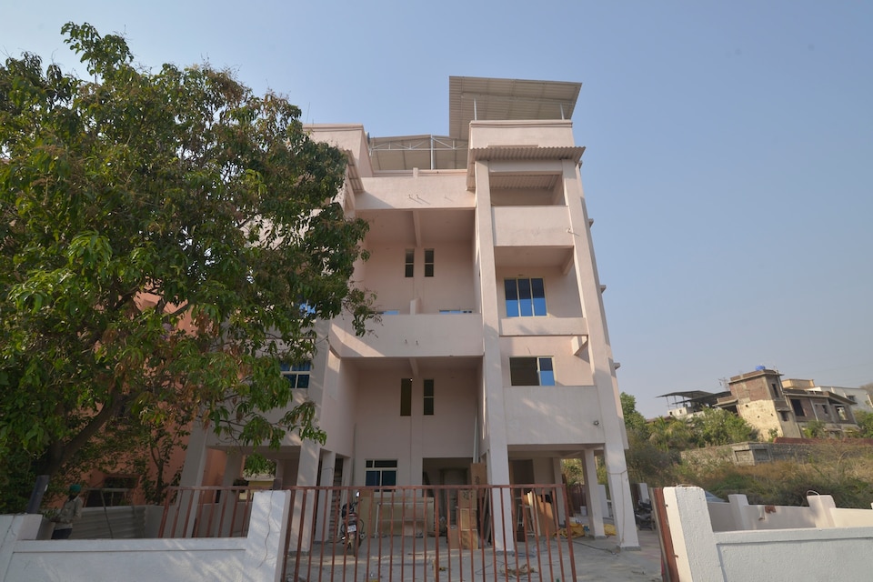 Collection O 28642 Janavi Resort, Karjat city, Karjat