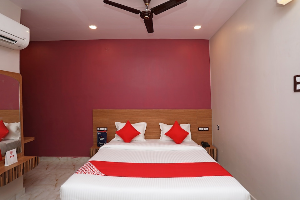 Hotel O Nirmalya Plaza, Behrampur, Behrampur