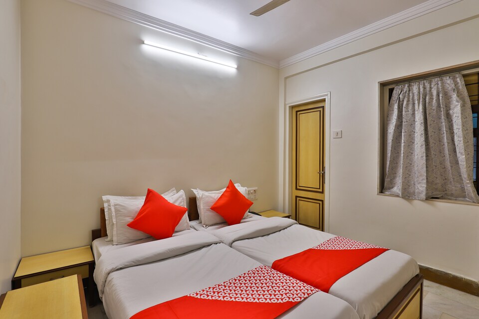 OYO 28667 Hotel Moti Mahal, Ahmedabad Railway Station, Ahmedabad