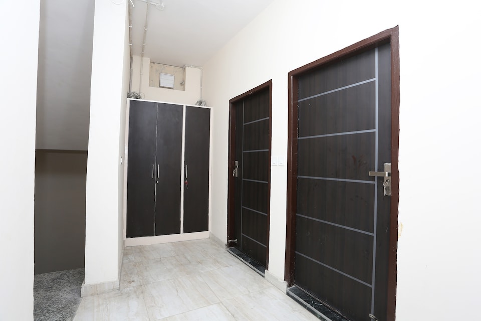 Live on DTT030, Airport Delhi, Delhi Transit