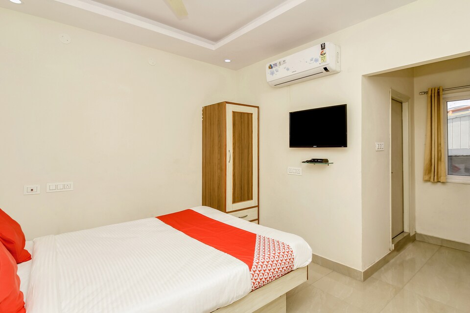 OYO 28679 Sri Lakshmi Deluxe, Shamshabad-II, Hyderabad