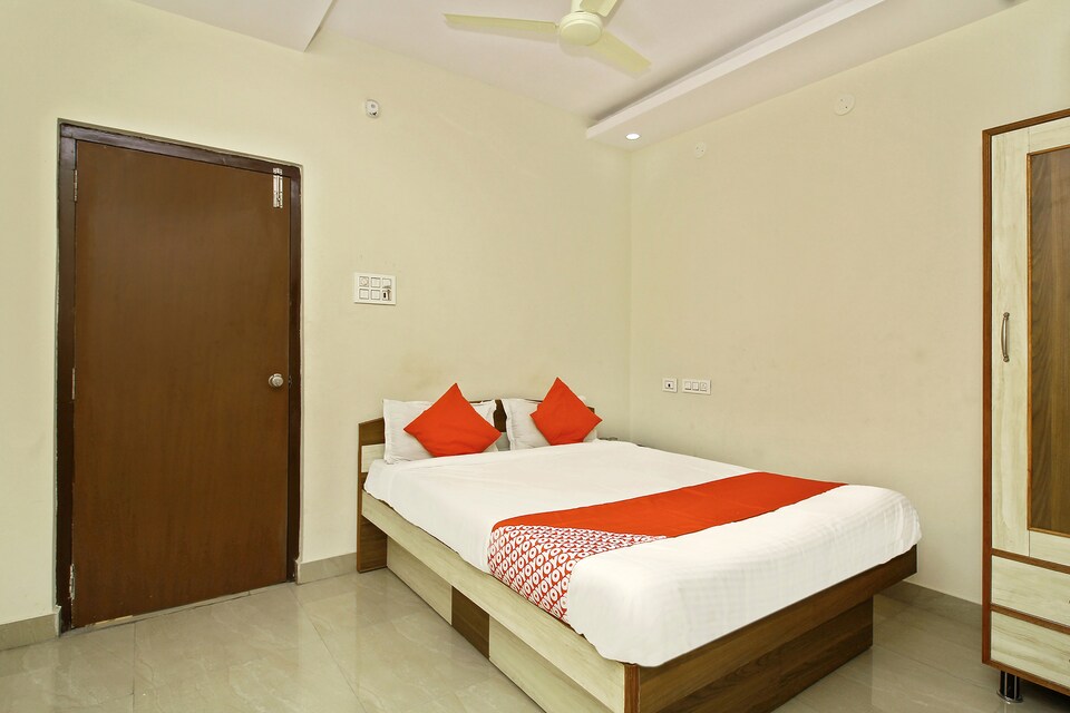 OYO 28679 Sri Lakshmi Deluxe, Shamshabad-II, Hyderabad