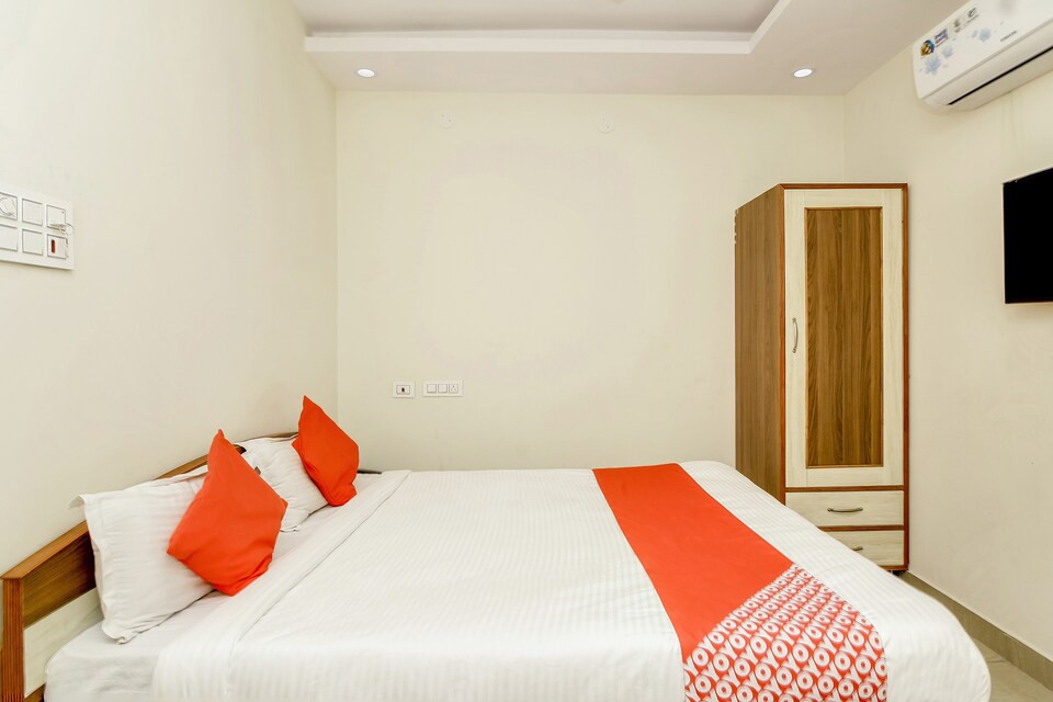 OYO 28679 Sri Lakshmi Deluxe, Shamshabad-II, Hyderabad