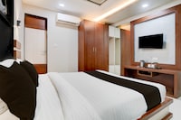 Super Collection O Shantivan Bus Terminal Formerly Hotel Suhagan Heights