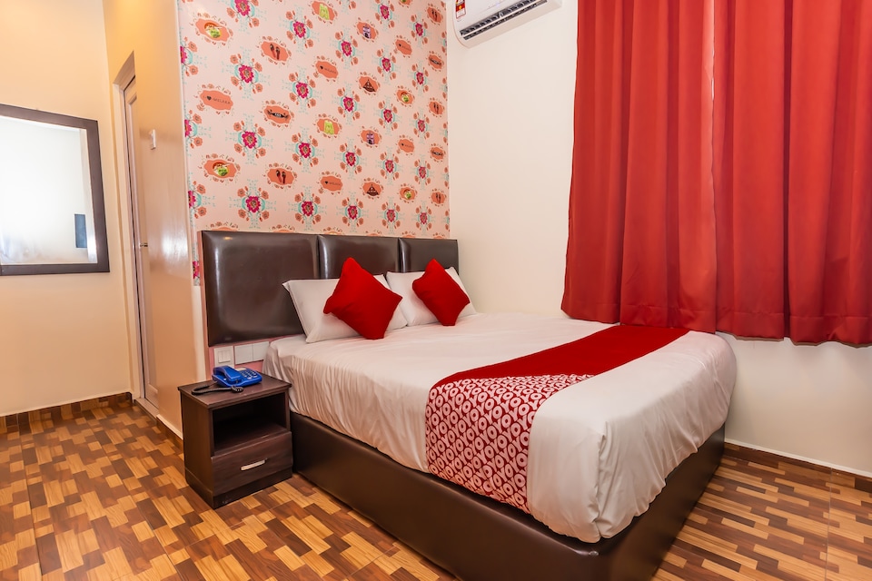 OYO 743 Gold City Hotel, Cheng, Melaka City