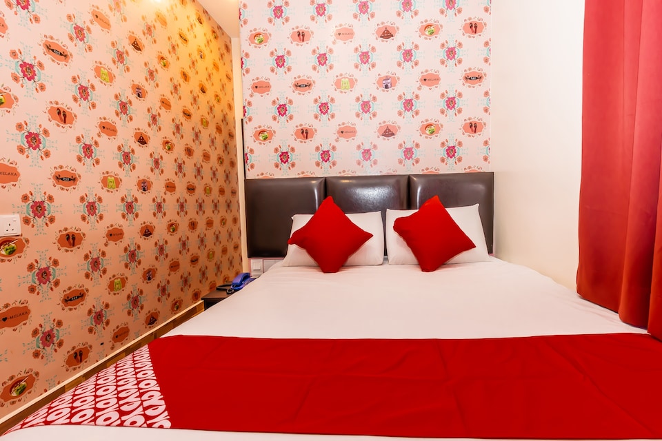 OYO 743 Gold City Hotel, Cheng, Melaka City