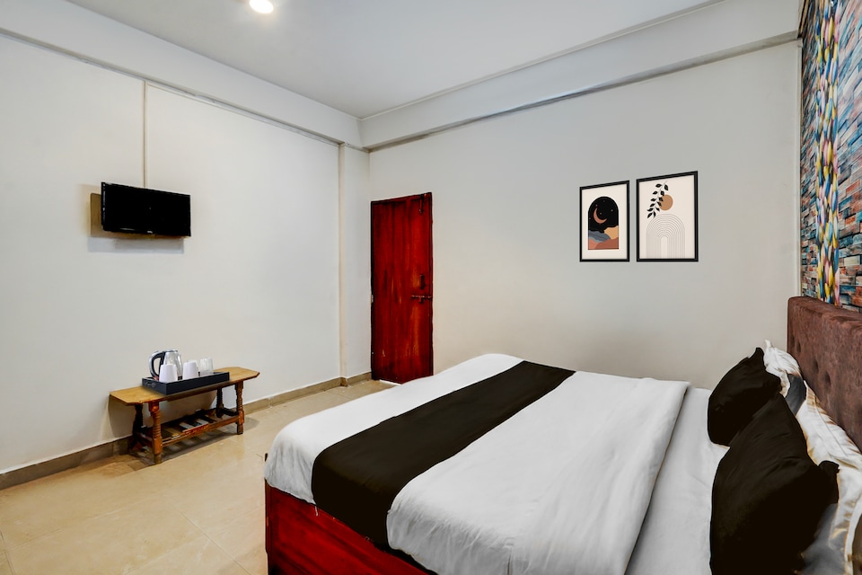 Hotel O Aura Mall Bhopal Formerly Golden Star, MP Nagar Bhopal, Bhopal