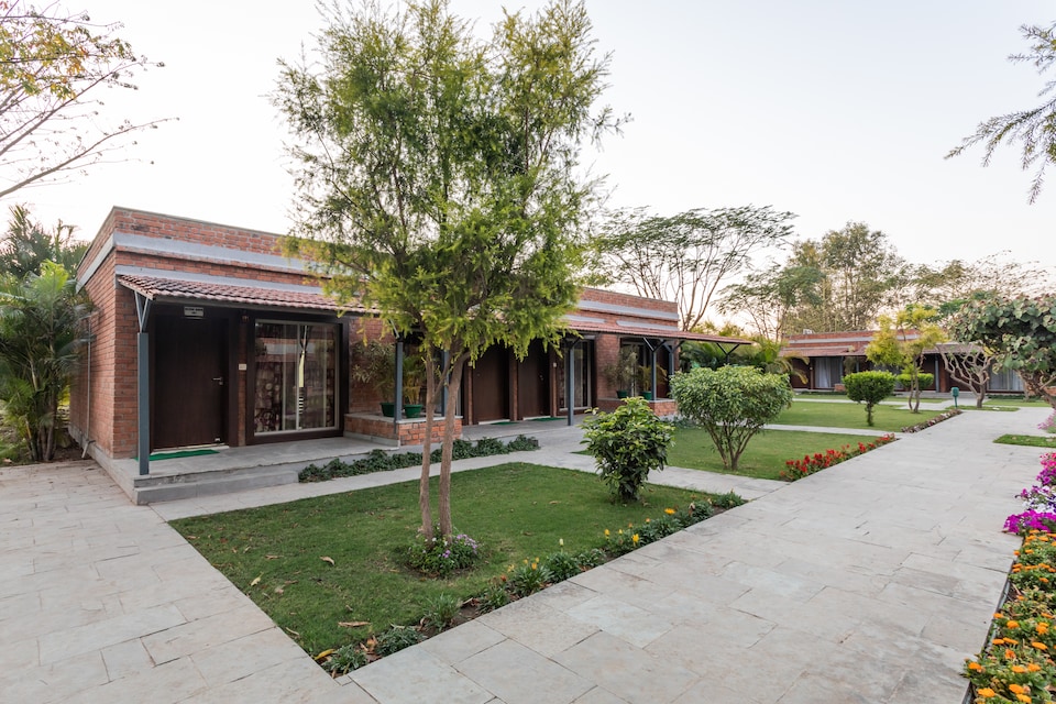 OYO 28692 Nandan Resort, Airport Road - Bhopal, Bhopal