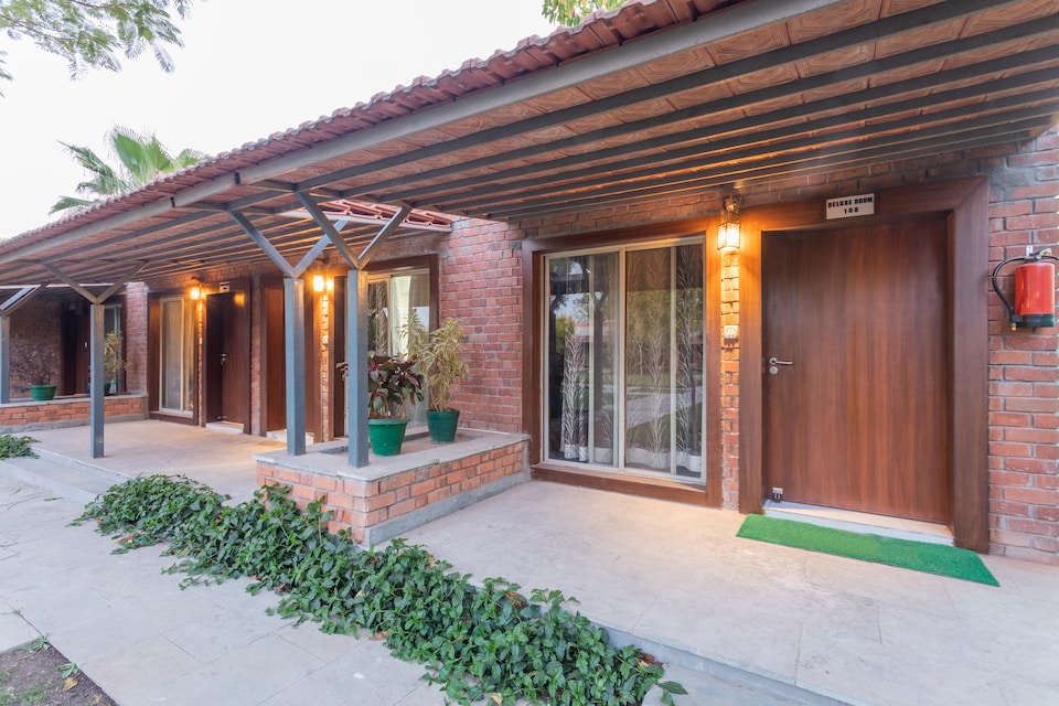 OYO 28692 Nandan Resort, Airport Road - Bhopal, Bhopal