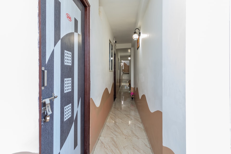 OYO 28700 Hotel Sweetheart, MG Road Indore, Indore