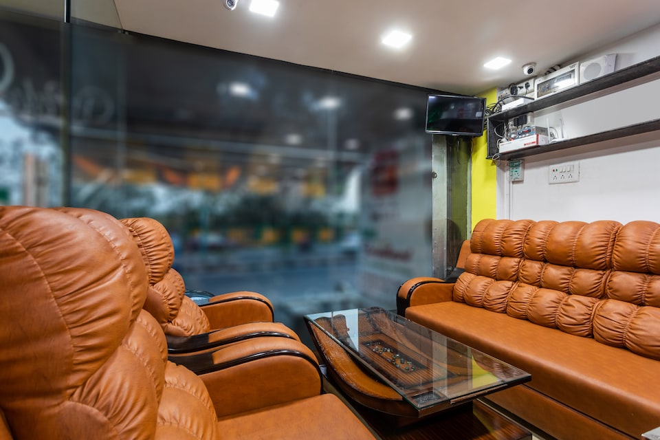 OYO 28700 Hotel Sweetheart, MG Road Indore, Indore