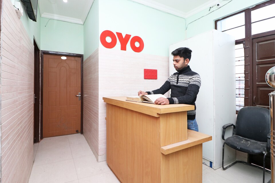 OYO 28717 New Paras Guest House, Dehradun ISBT, Dehradun
