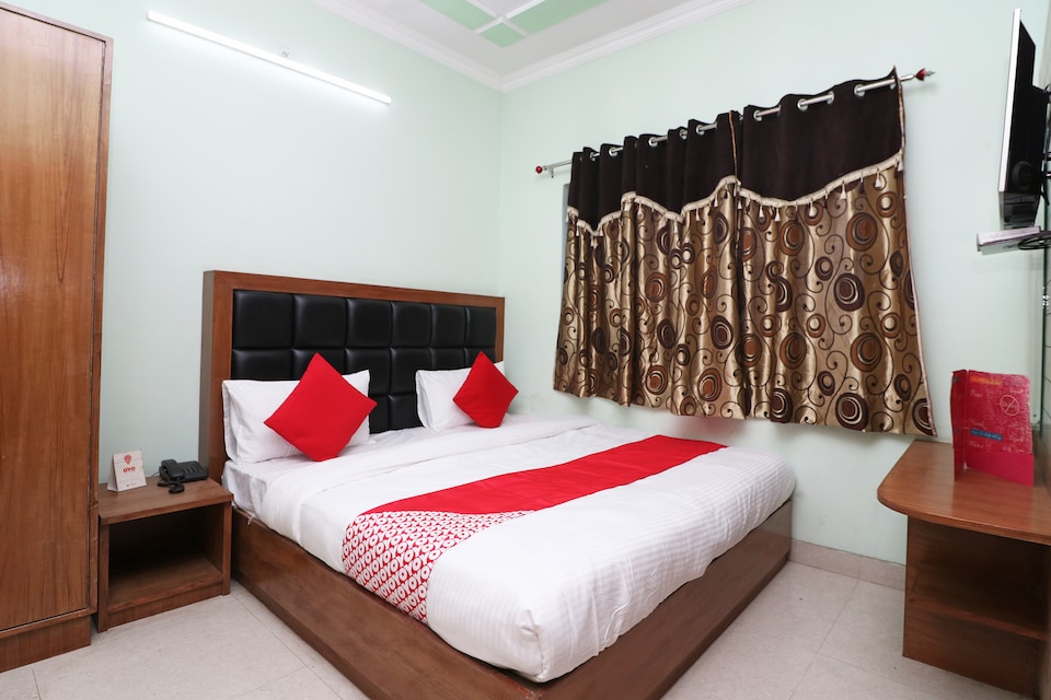 OYO 28717 New Paras Guest House, Dehradun ISBT, Dehradun