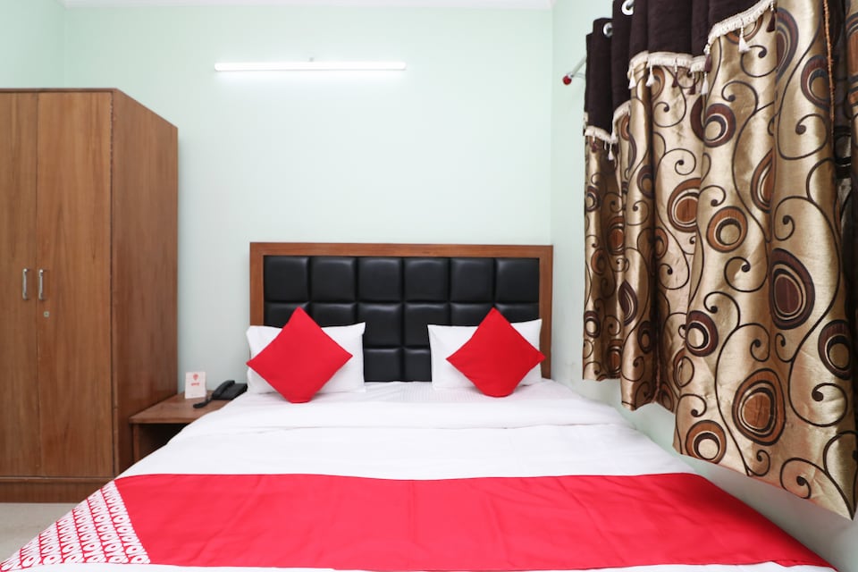 OYO 28717 New Paras Guest House, Dehradun ISBT, Dehradun