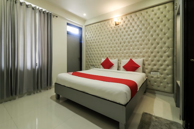 OYO The Prince Hotel