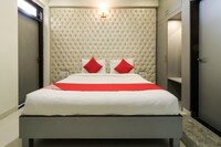 OYO The Prince Hotel