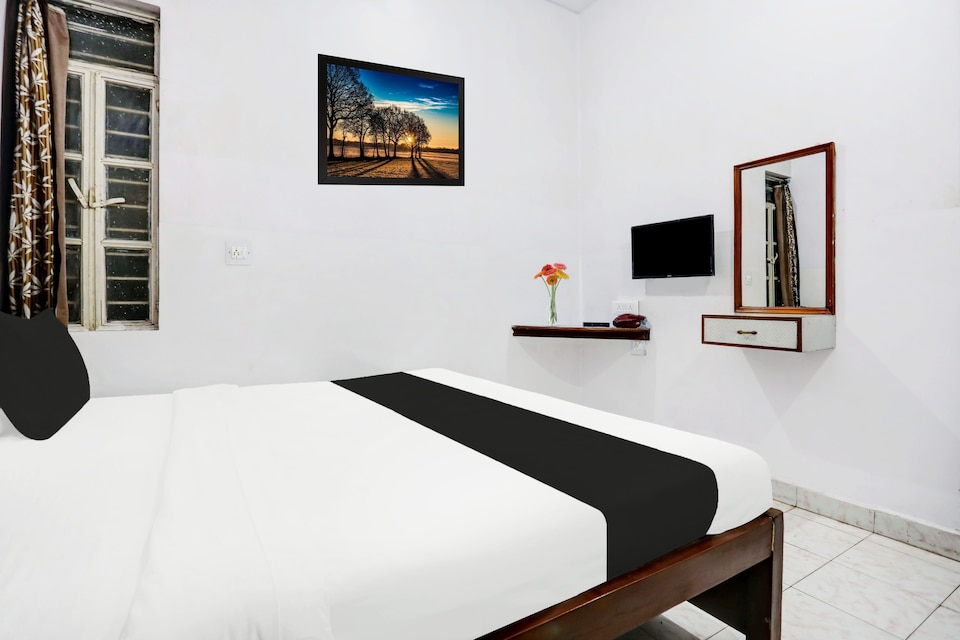 OYO 28731 Hotel Vishal, Gaya Railway Station, Bodhgaya
