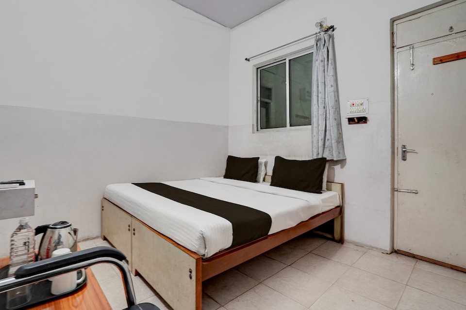 Hotel O Gaya Railway Station Formerly Vishal Inn, Gaya Railway Station, Bodhgaya