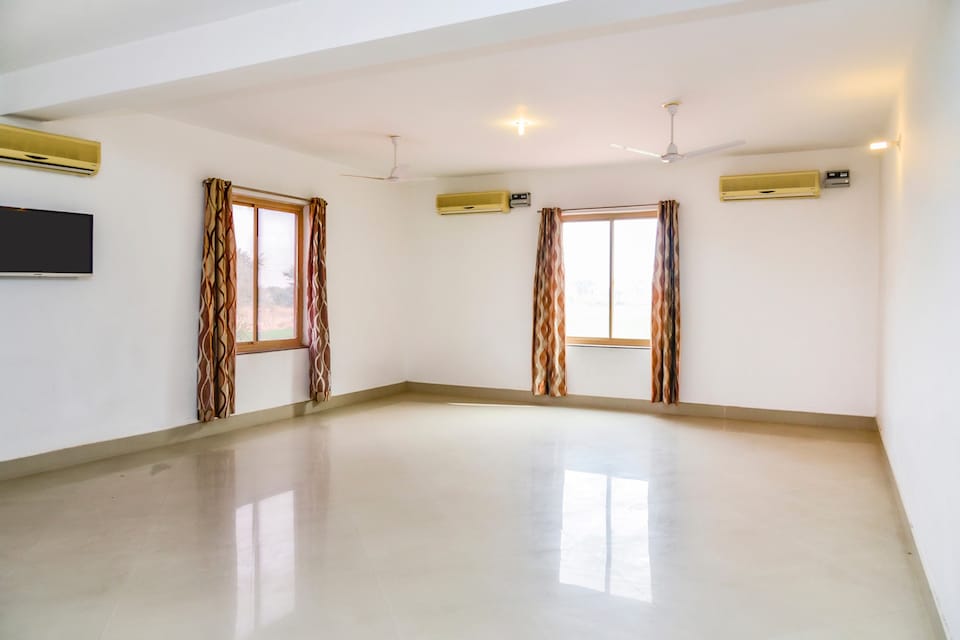 OYO Hotel Mayur, Sikar, Sikar