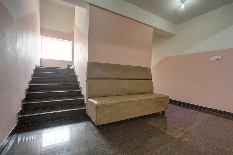 OYO 28738 Abhirami Hotels, Gandhipuram Coimbatore-II, Coimbatore