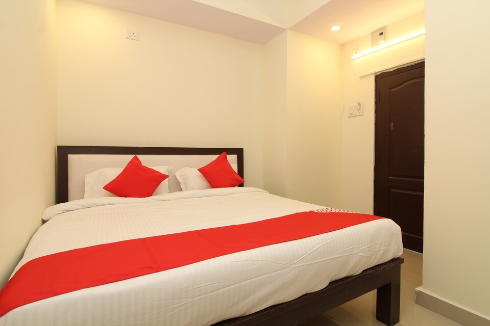 OYO 28743 Golconda Inn, Madhapur-II, Hyderabad