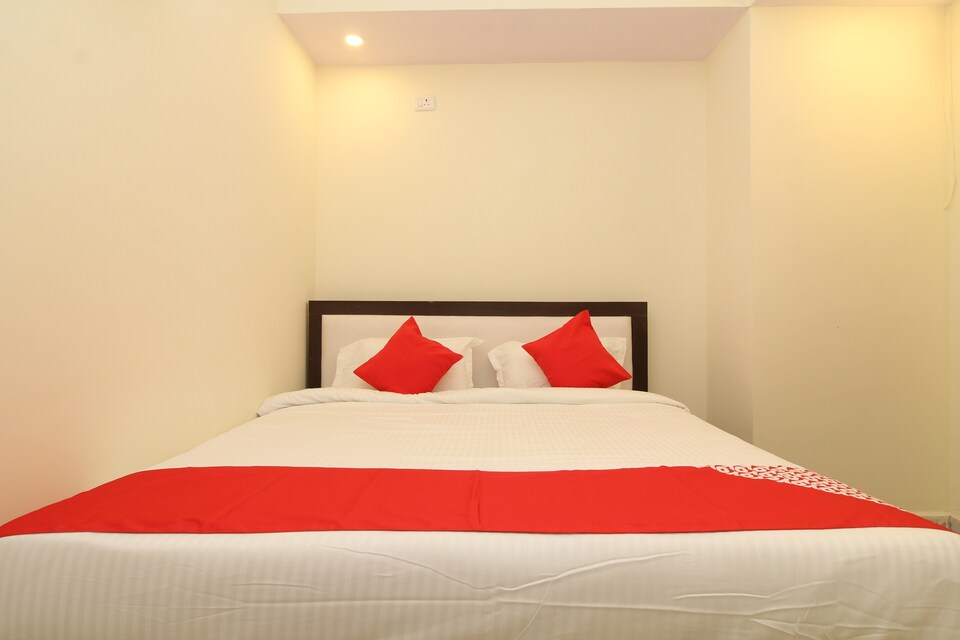 OYO 28743 Golconda Inn, Madhapur-II, Hyderabad