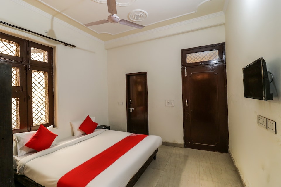 OYO 28749 Hotel Atharv, Ghaziabad City, Ghaziabad