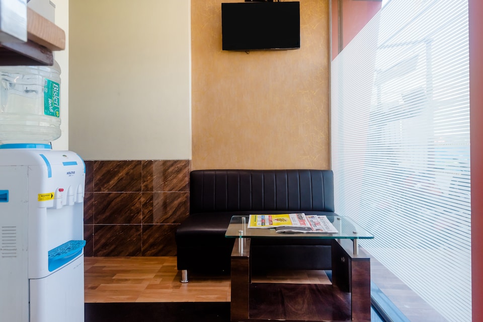 Hotel O Aadya International, Mumbai International Airport, Mumbai