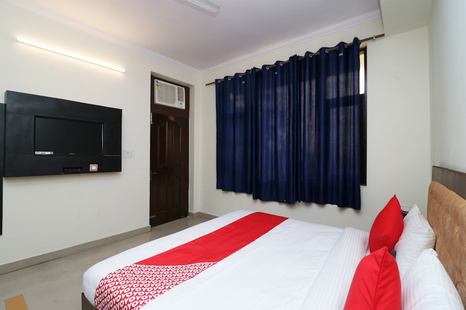 OYO Flagship 28755 Hotel NEW WINSOME VILLA, Rajpur Road Dehradun, Dehradun