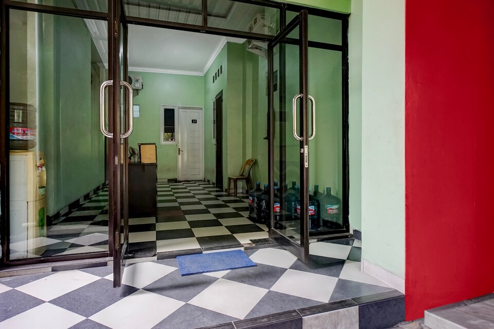 Hotel O near Universitas Medan Area formerly Rumah Idaman Bunda, Medan Sunggal, Medan