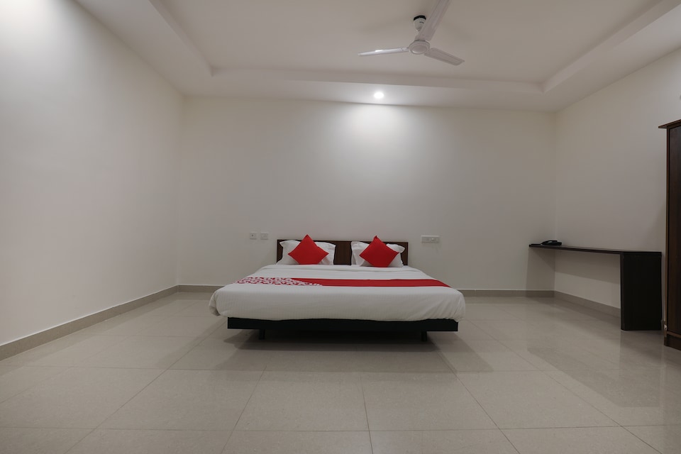 OYO Green Stone Near Shilparamam, Madhapur-II, Hyderabad