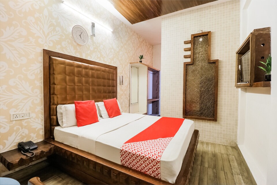 OYO 3360 Hotel Ganga, The Mall Road-Shimla, Shimla